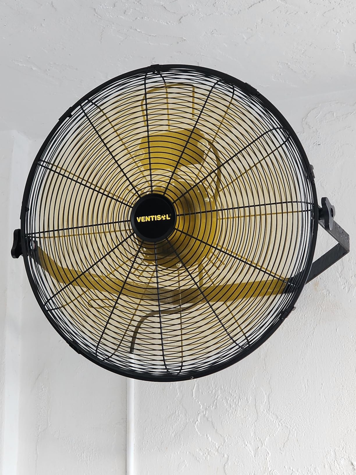 VENTISOL 24 Inch High Velocity Drum Fan, 9500 CFM Industrial Fans Heavy Duty, 3-Speed Shop Fan, Large Metal Floor Fan for Garage, Warehouse, Outdoor, Commercial, 8 Blades customer photo 1