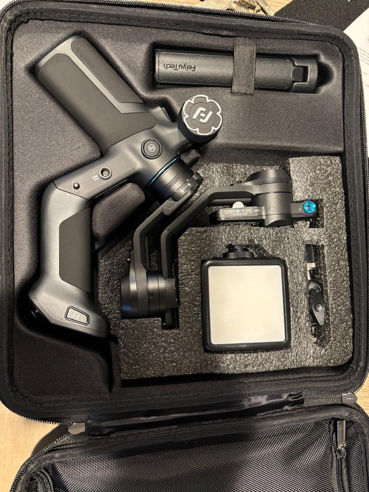 Feiyu SCORP Mini 3 Pro Kit, Gimbal Stabilizer for Camera, iPhone, Action Cam | Built-in AI Tracking, 4.4lb Payload, Detachable Screen Handle, w/Case, Light, Vertical Shoot, For Canon/Sony/Nikon Camera customer photo 1
