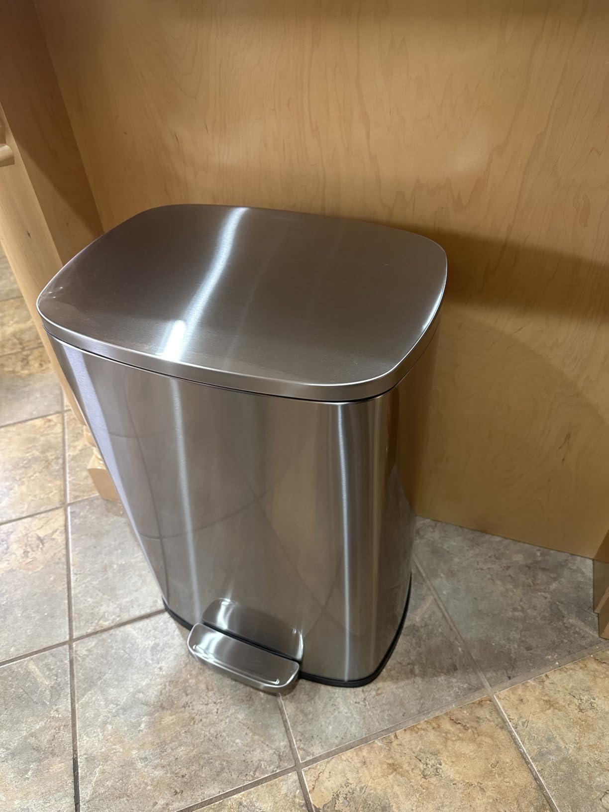 QUALIAZERO 50L / 13 Gallon Stainless Steel Step-On Kitchen Trash Can Soft-Close Lid, Fingerprint-Resistant, Removable Liner, Slim Rectangle Modern Design for Home, Office, Commercial customer photo 1