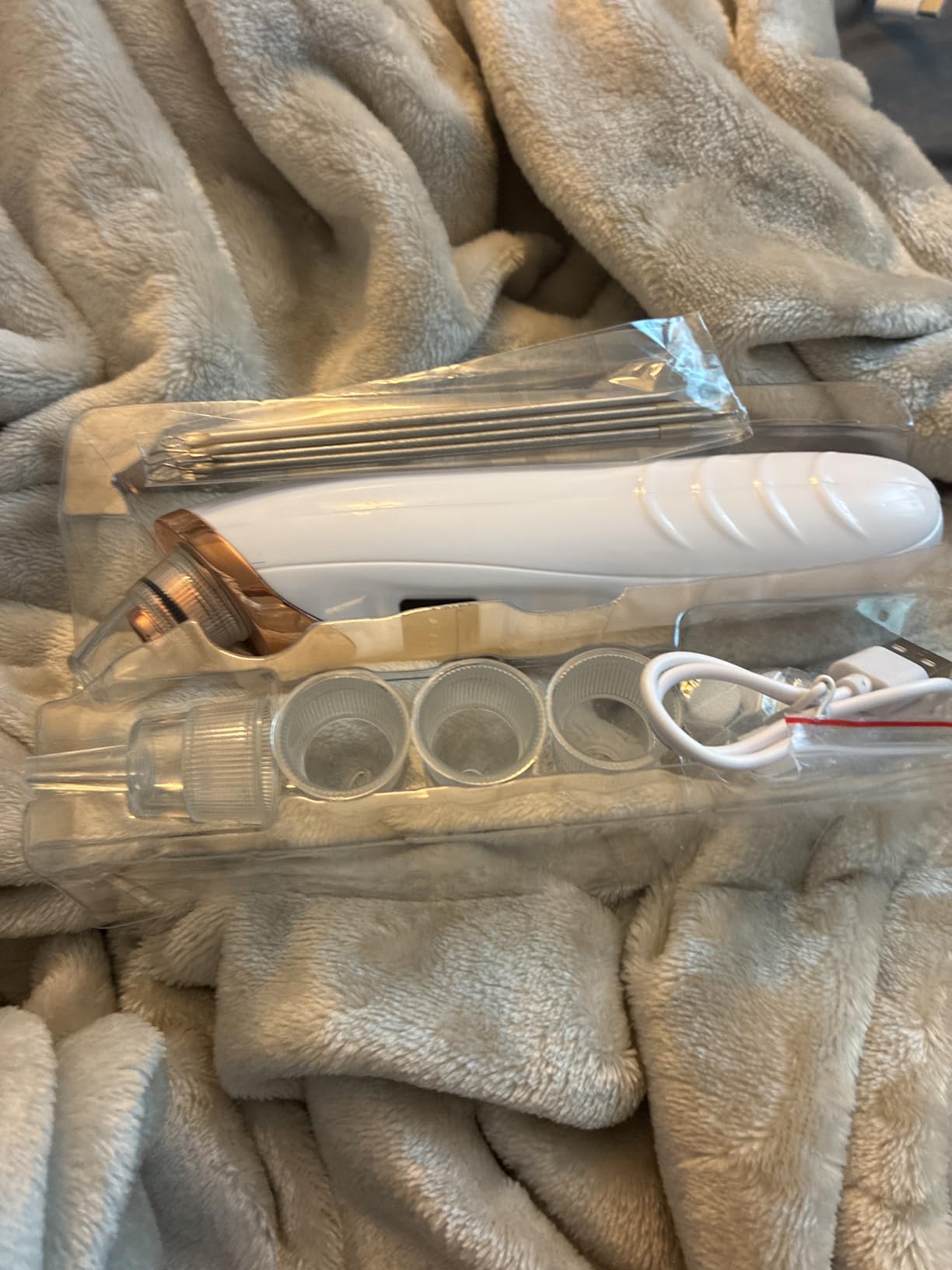 Blackhead Remover Vacuum for Face, 3 Adjustable Suction Levels, White | Adjustable Pore Cleaning, 5 Interchangeable Probes, USB Rechargeable Design customer photo 1