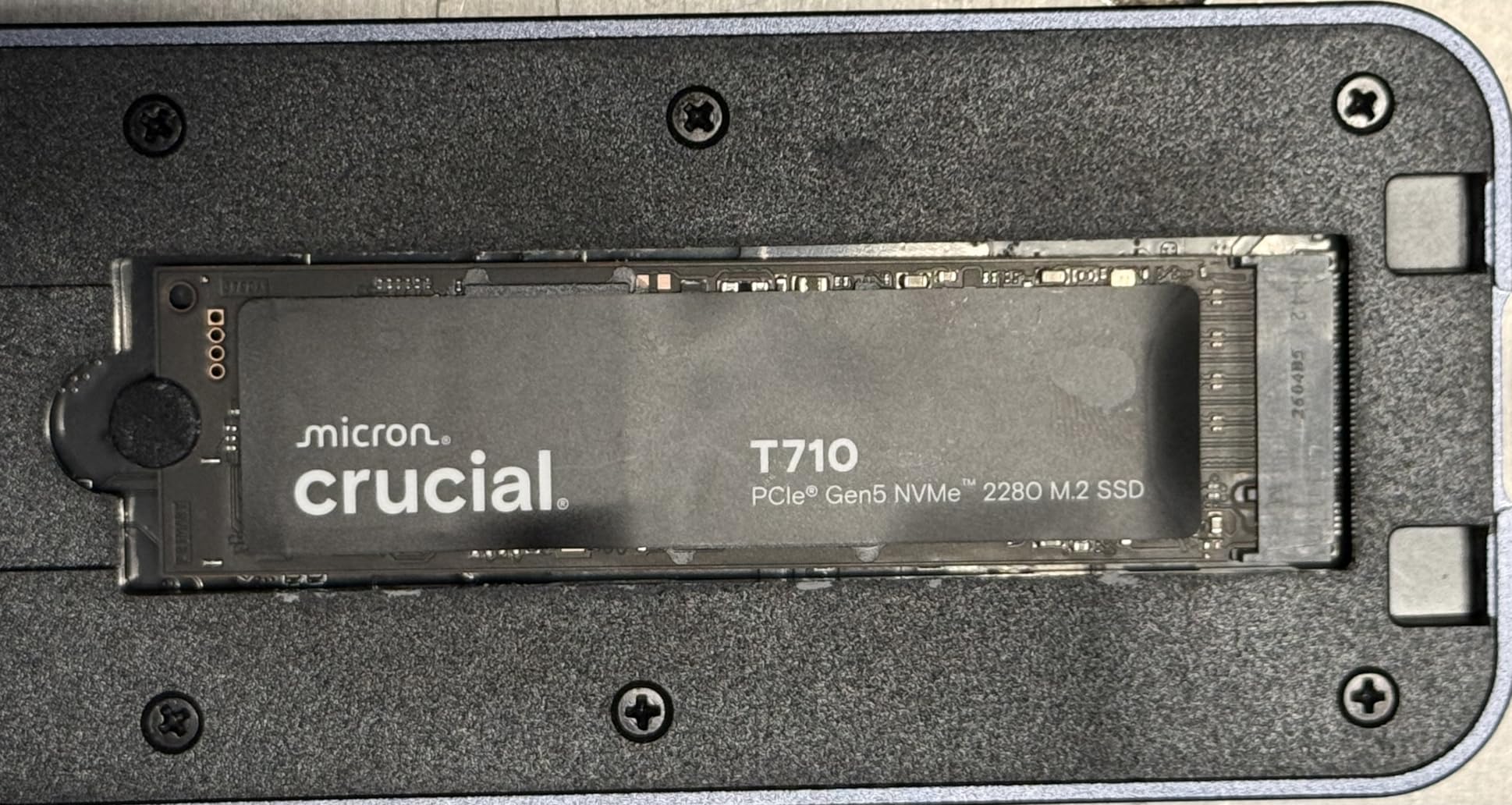 Crucial T710 PCIe Gen5 NVMe 1TB SSD, Up to 14,900 MB/s customer photo 1