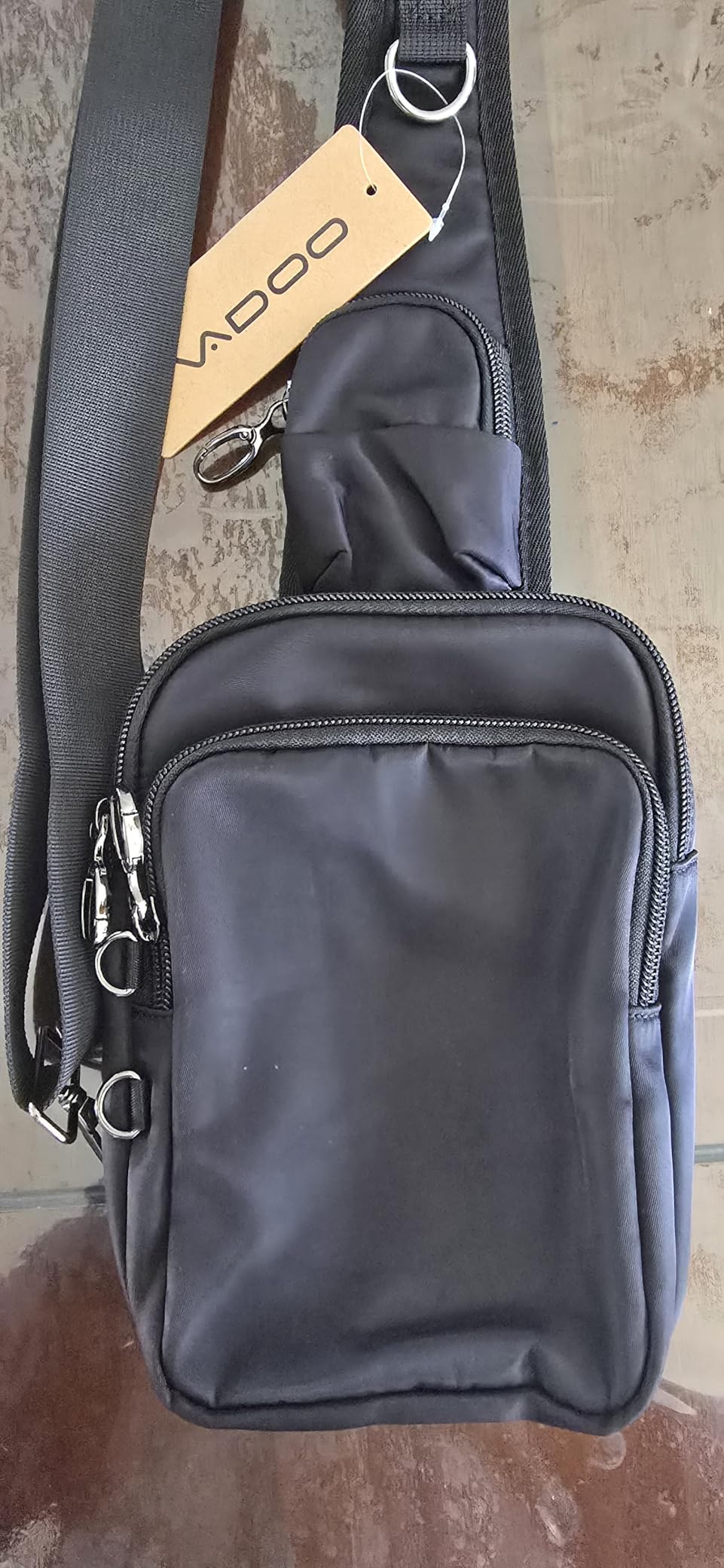 VADOO Sling Bag, Crossbody Bag with Zipper Lock, RFID Blocking & Water Resistant for Men and Women customer photo 2