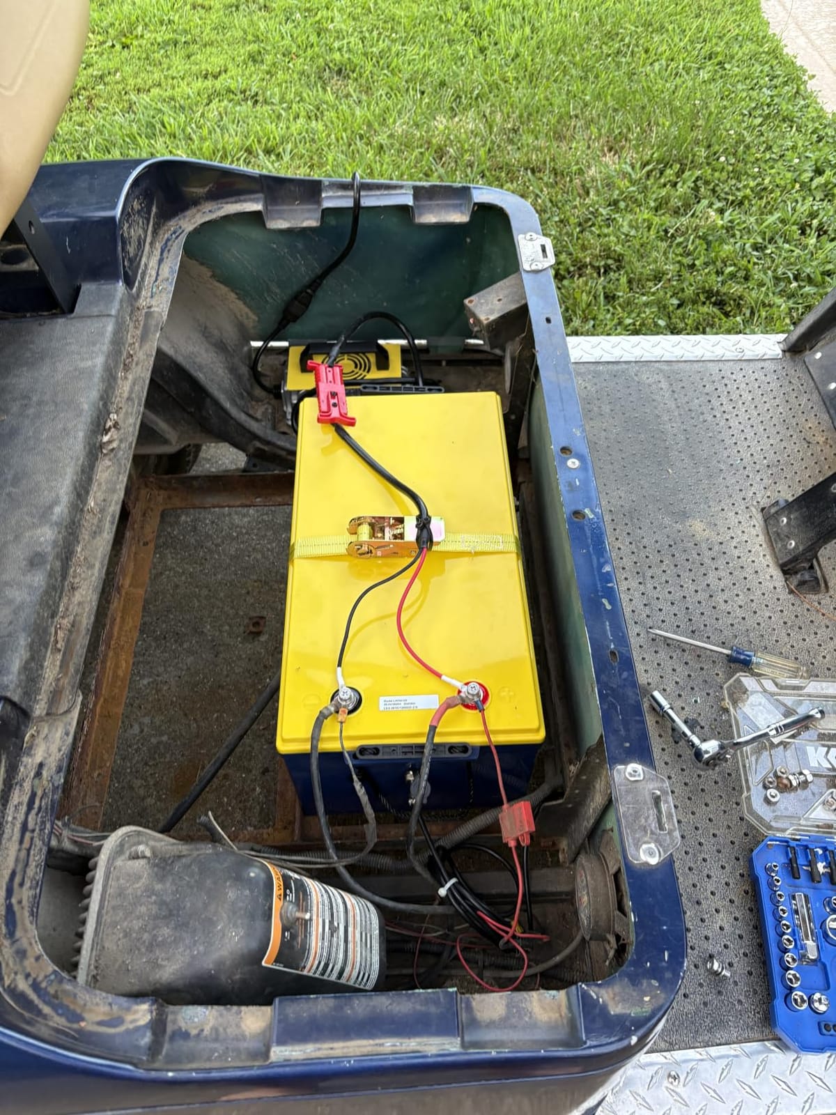 LOSSIGY 36V Lithium Golf Cart Battery, 36 Volt 100Ah LiFePO4 Battery with 25A Lithium Charger, Perfect for Golf Carts,Trolling Motors, Marine, Built in 200A BMS,Peak Current 1000A customer photo 2