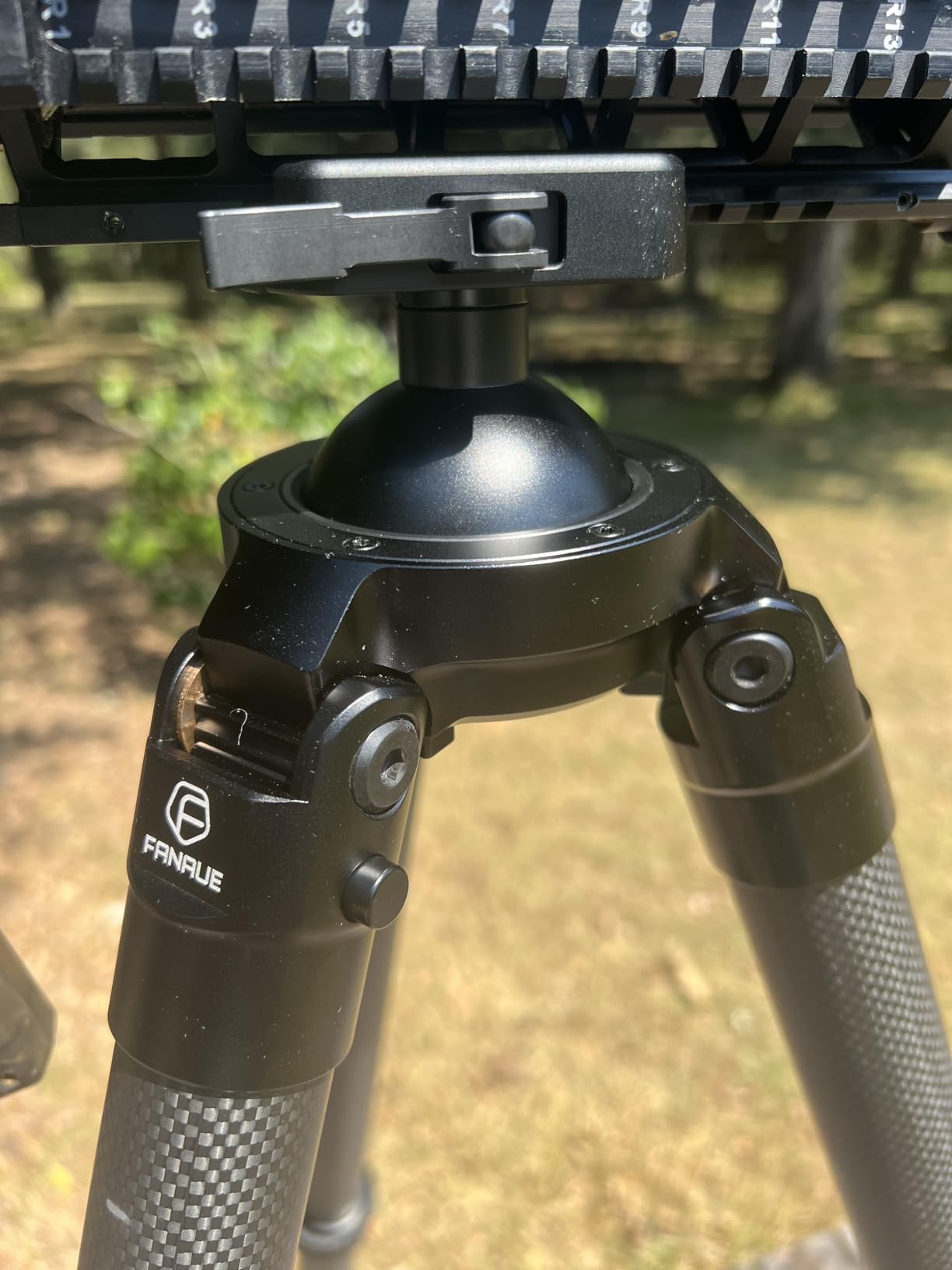 FANAUE Carbon Fiber Tripod for Shooting for Arca Swiss Quick Release Plate, Hands-Free Operation, Suitable for Hunting, Shooting and Outdoor Activities - HTC-4030-65 customer photo 1