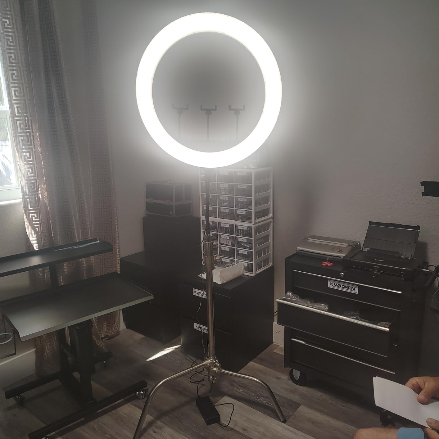 25inch 75W 3000K-6600K Dimmable Bi-Color LED Large Ring Light with Stainless Steel Heavy Duty Photography Light Stand, Soft Tube for Makeup, Selfie, YouTube, Eyebrow, Tattoo, Beauty, Eyelash customer photo 2