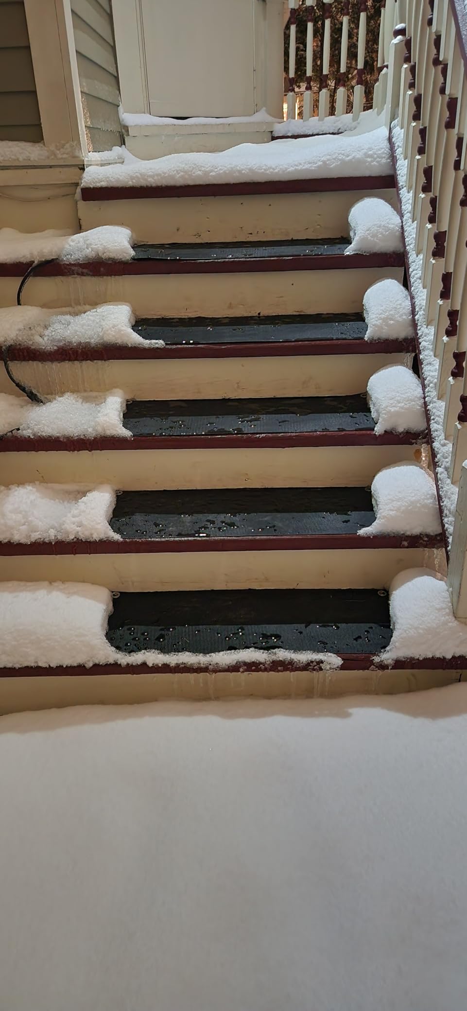 5 Pcs Heated Snow Melting Mats, 10x30 in No-Slip Rubber Heated Outdoor Mats | Snow and Ice Melting Mats for Winter Outdoor Stairs, Steps, Doorways, Walkways, Driveway, 2 in/h Melting Speed customer photo 1