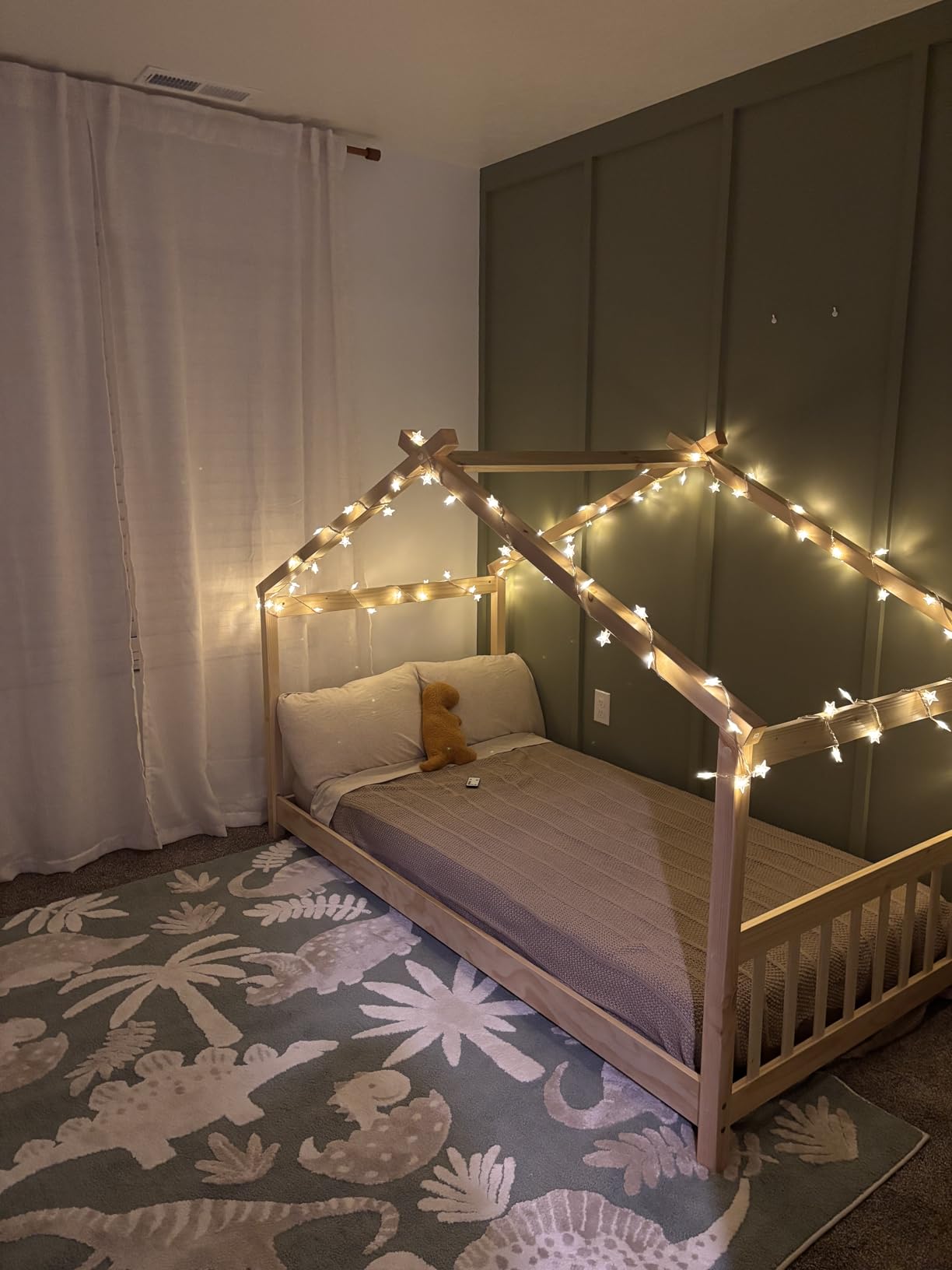 GIANTEX Full Size Floor Bed, Solid Wood Montessori House Bed with Roof, Headboard and Footboard, Low Full Bed Frame for Kids Teens Girls Boys, No Box Spring Needed, White customer photo 1