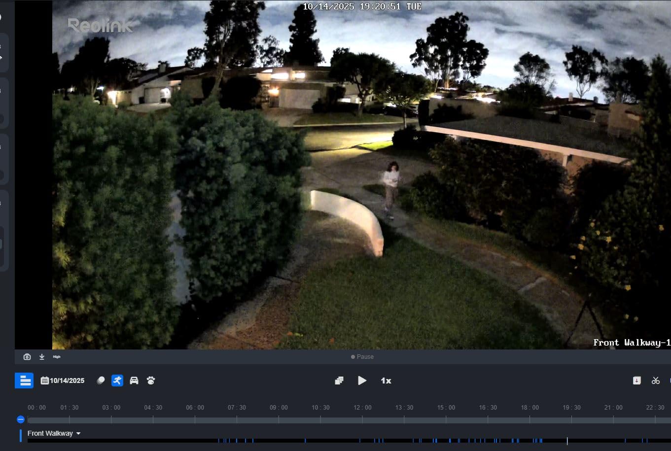 REOLINK TrackMix PoE Grey Dual-Lens PTZ Security Camera 6X Hybrid Zoom customer photo 2
