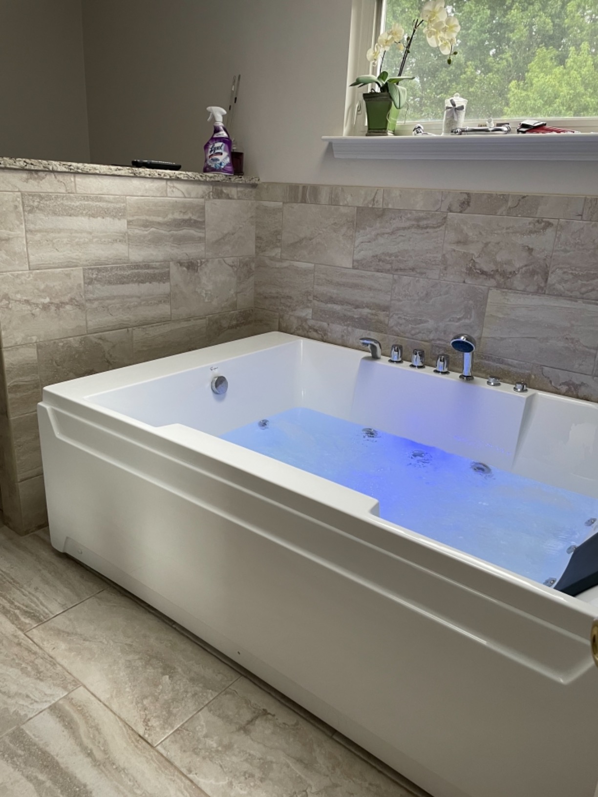 72-Inch Whirlpool Jetted Tub, Acrylic Hydro Massage Bathtub | 10 Jets, Color-Changing LED Lights, 2-Person Jetted Bath Tub for Couples customer photo 2