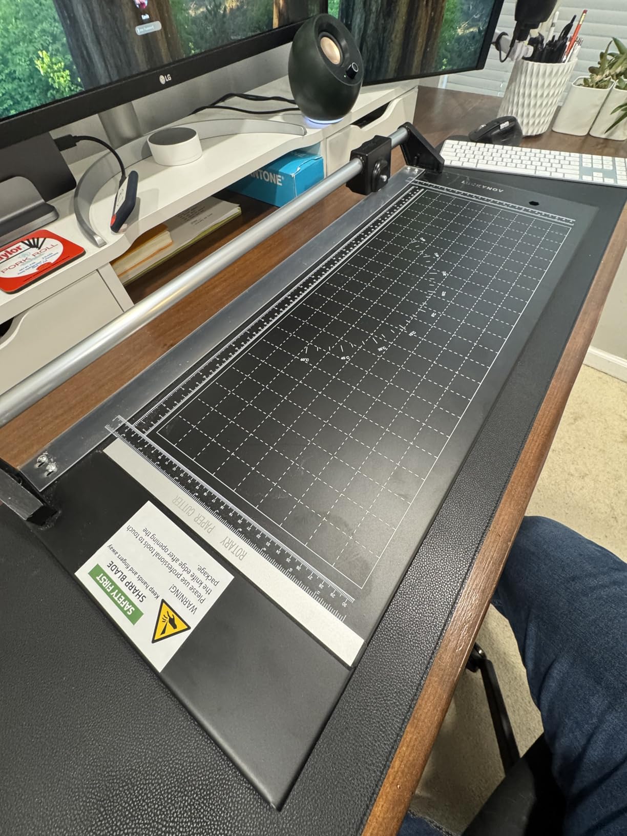 Rotary Paper Cutter 24 Inch, Heavy Duty Paper Trimmer with Self-Sharpening Blade, Measurement Grid for Cardstock, Posters, Photos, Studio & Office Use customer photo 1
