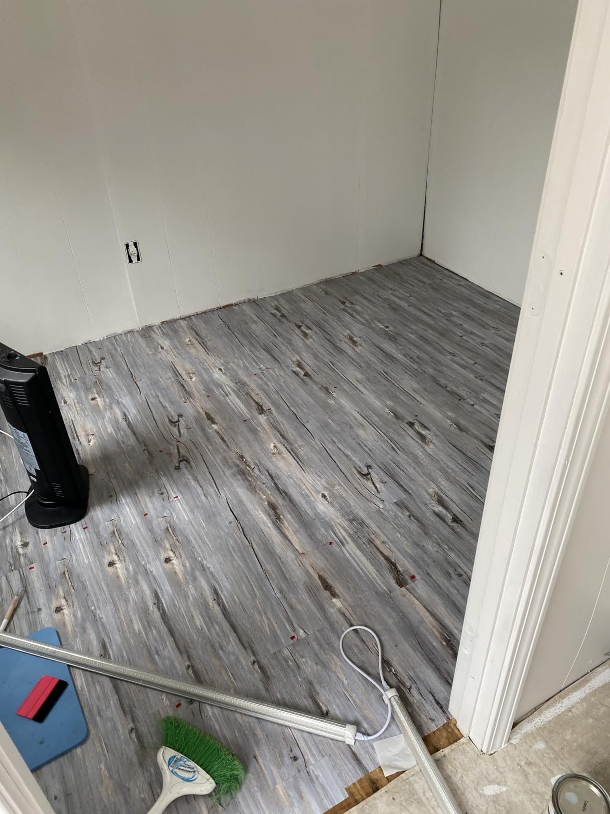 Wood Textured Peel and Stick Vinyl Floor Tiles, 40-Pack, Dust Grey | Rigid Surface, Waterproof, Fire-Proof, Self-Adhesive, Easy to Clean, Cover 60 sq.ft, Ideal for Bedroom, Living Room, Kitchen customer photo 1