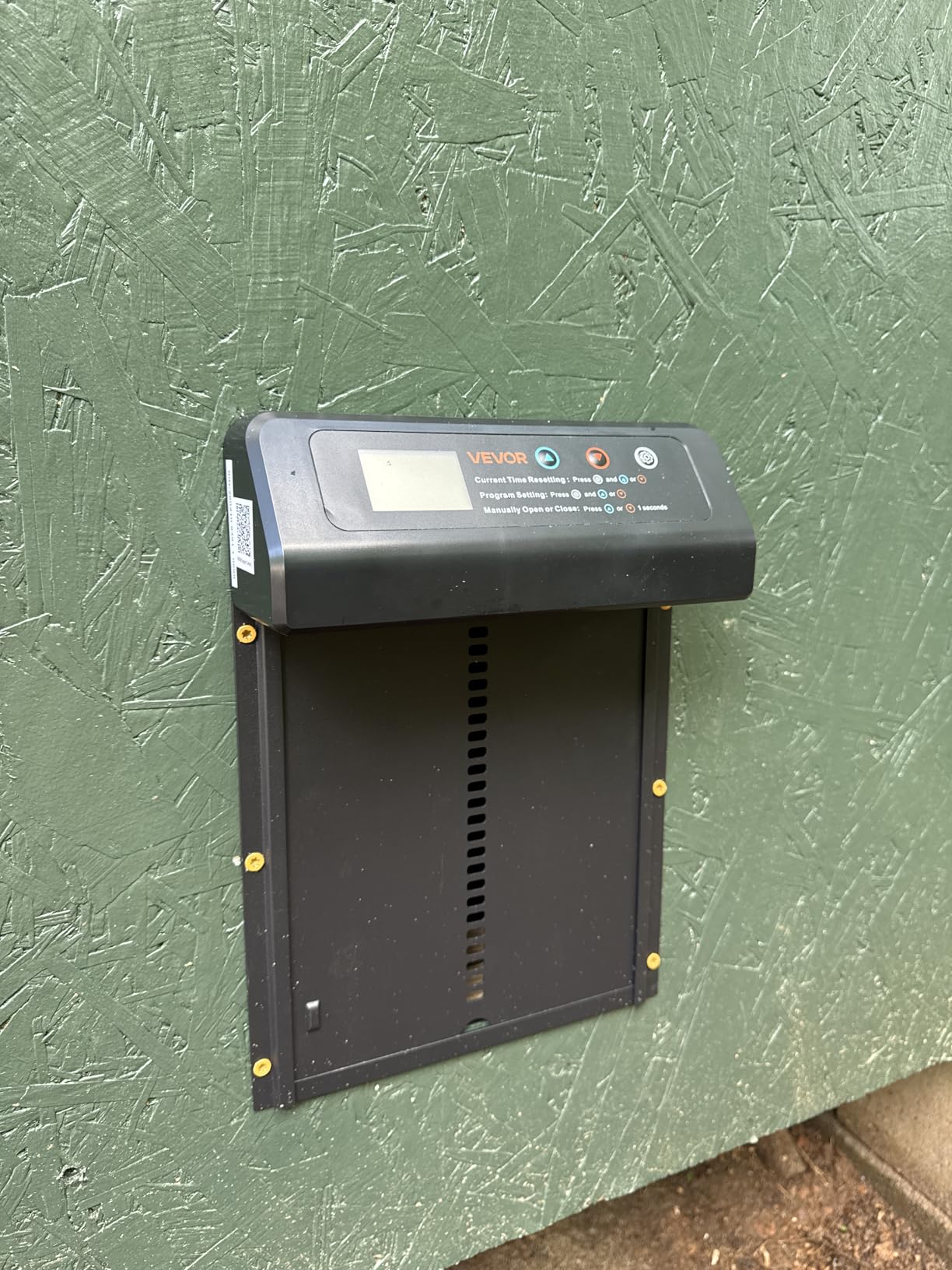 VEVOR Automatic Chicken Coop Door, Battery Powered with Timer & Manual Setting, Anti-Pinch Security, Durable Aluminum Alloy, Waterproof customer photo 2