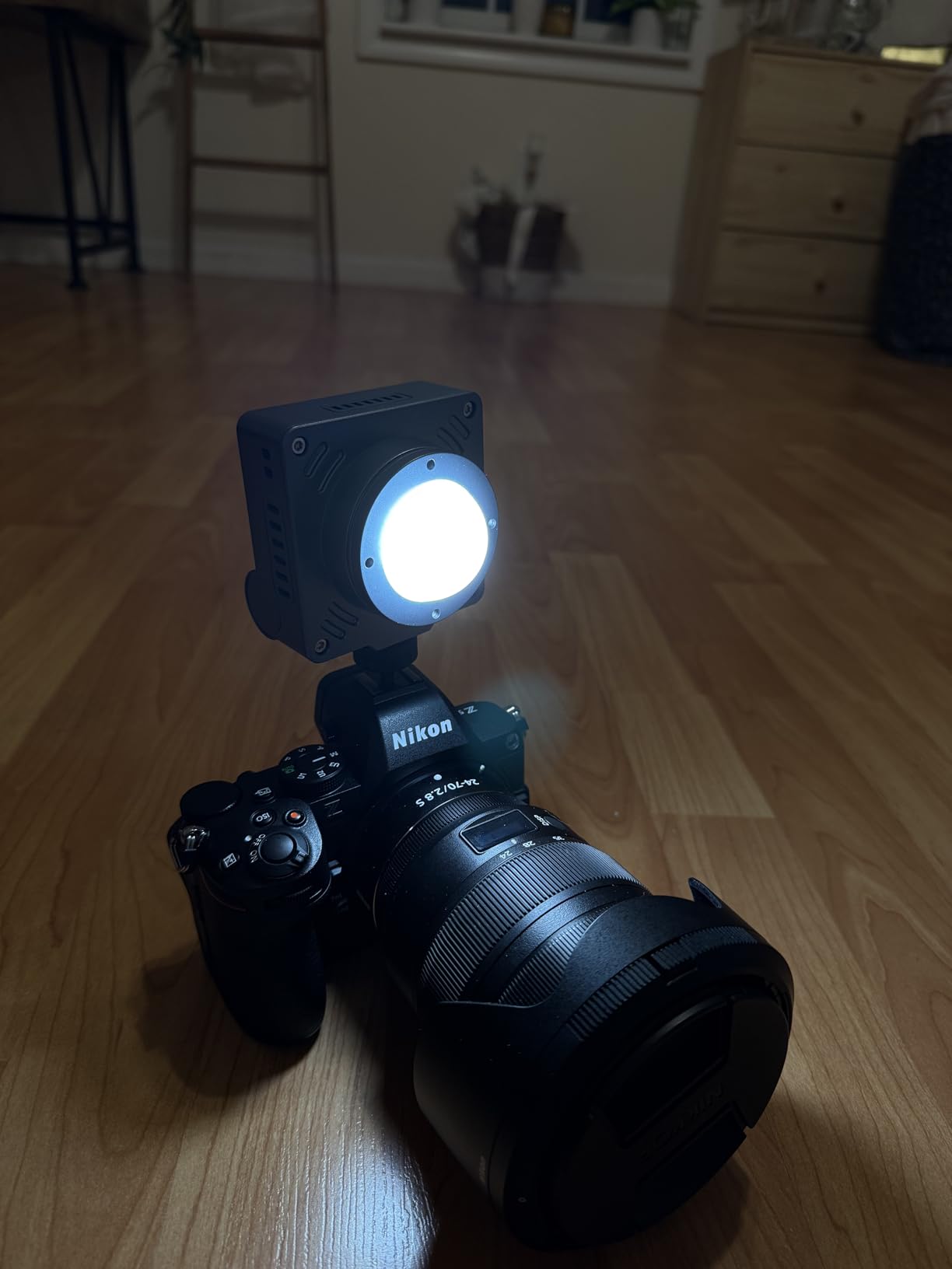 COB LED Video Light, Handheld Bi Color Photography Lighting with 5000 mAh Rechargeable Battery, 2700K-6500K CRI 95+, 12 Effects, Fill Light for Portrait Photo, Vlog, Video Recording, Live Streaming customer photo 1