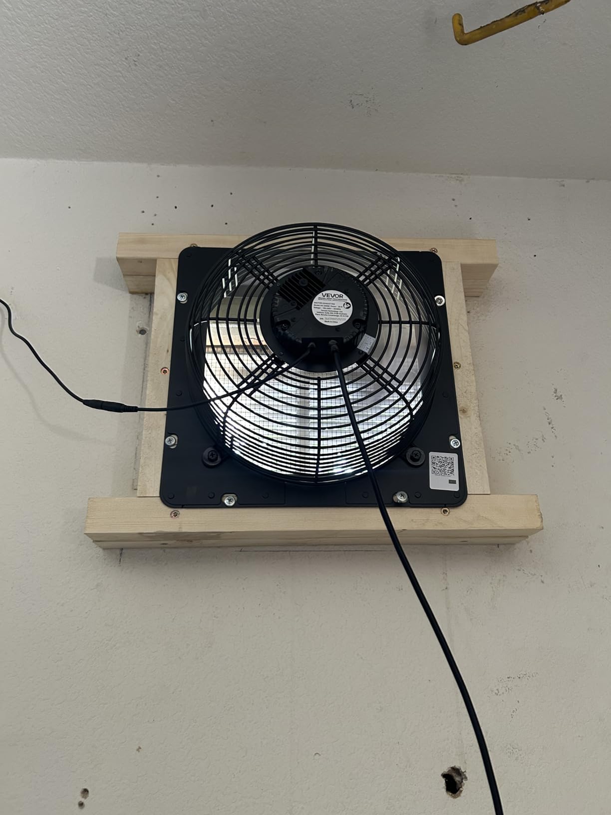 VEVOR 24 inch Exhaust Fan, Wall Mounted Attic Fan with Variable Speed, Temperature & Humidity Controller, 4800 CFM, Automatic Shutter | EC Motor & Timer, Ventilation Cooling for Garage, Greenhouse, Shed, Black customer photo 1
