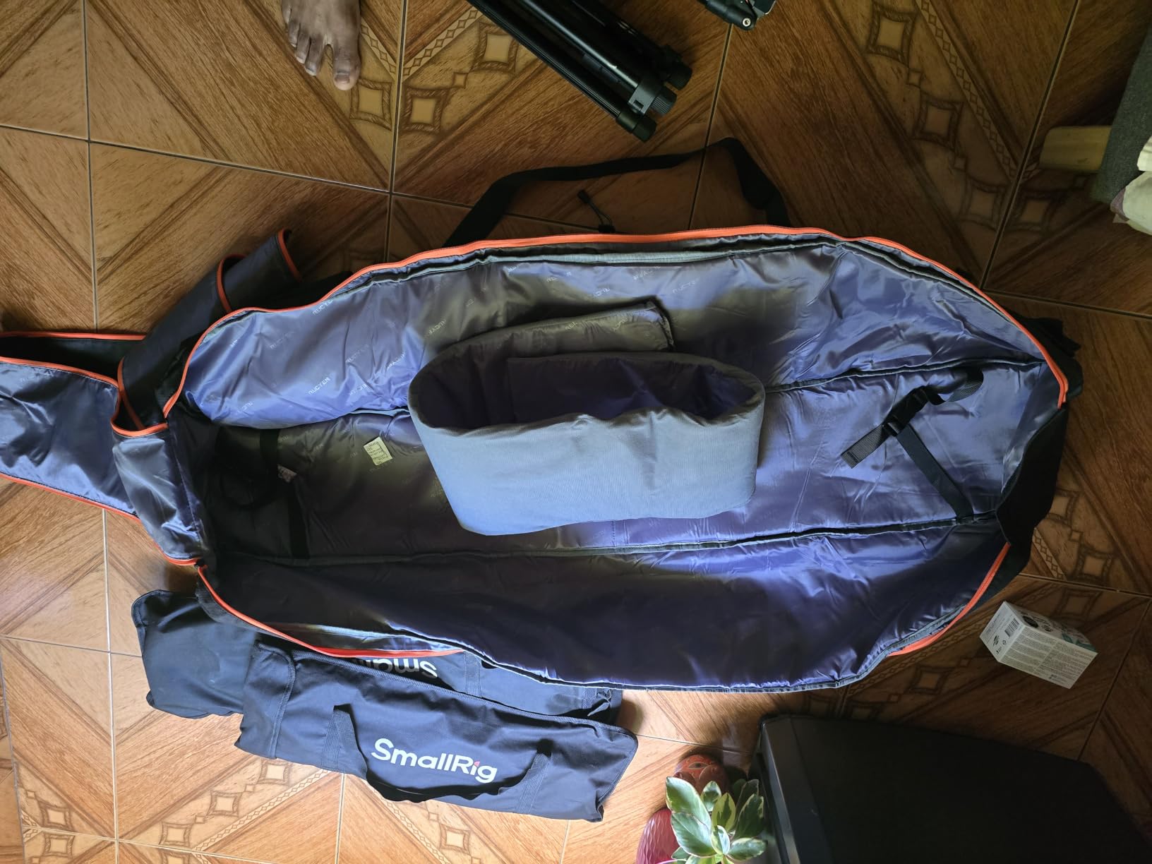 Tripod Carrying Case, Tripod Light Stand and Photography Lighting Kit Bag, Photo Studio Equipment Large Carrying Bag with Removable Padding (40 * 9.8 * 9.6in) customer photo 1