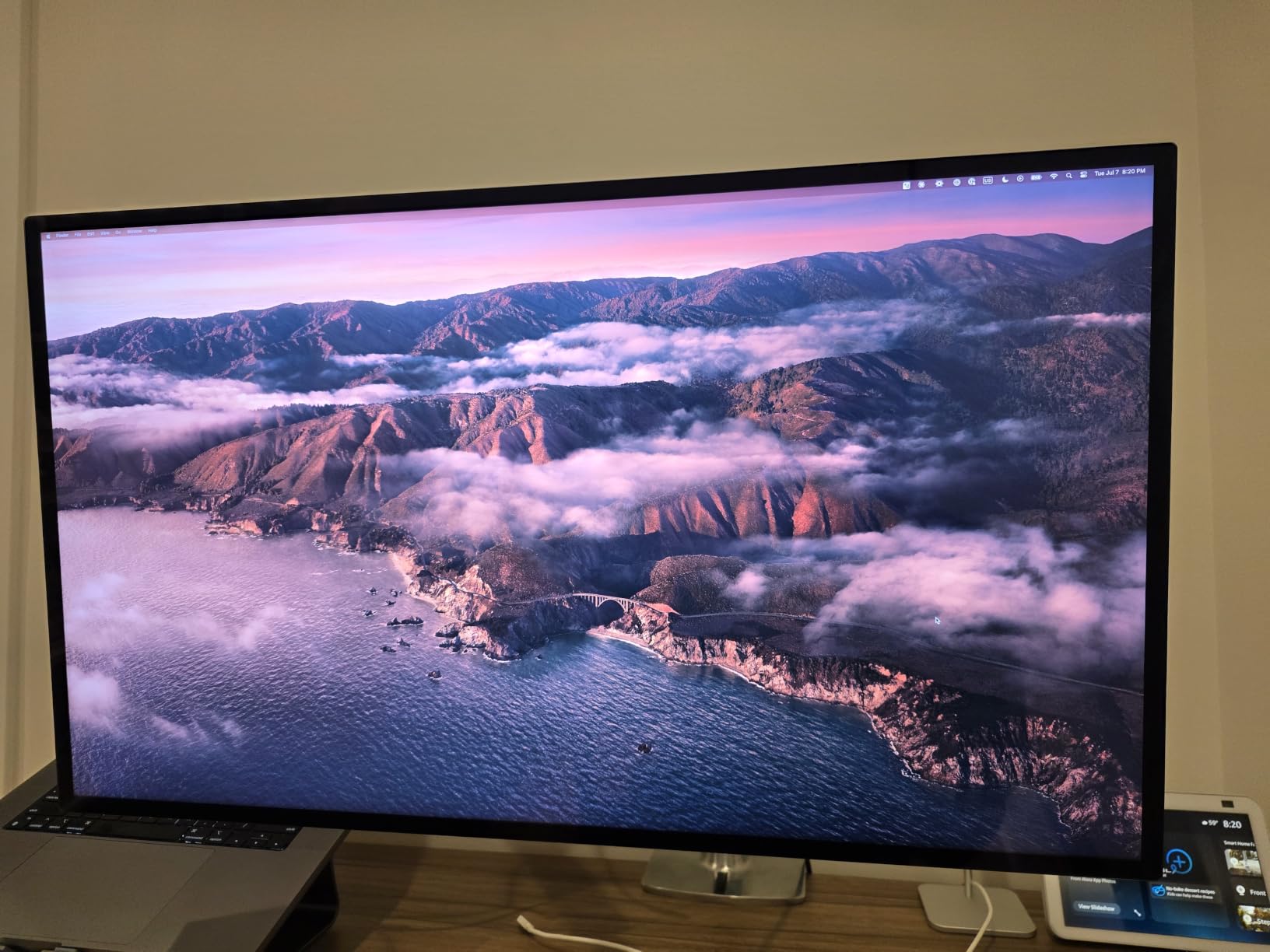 G32P 32'' UHD 6K (6144 x 3456) Glossy Monitor, IPS Panel, 10-Bit Color, 99% sRGB, 99% DCI-P3, 223PPI, HDR, 60Hz, 2000:1 Contrast, Low Blue Light, Eye Care (Honeycomb - with Stand) customer photo 1