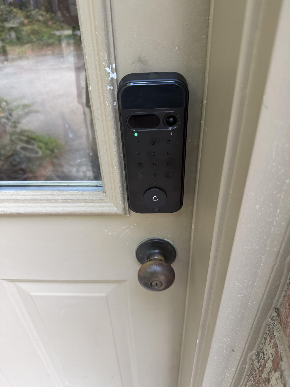 myQ Secure View 3-in-1 Smart Lock with 2K HDR Video Doorbell Camera, Face Access, Fingerprint Access, PIN & App Control - Intelligent Entry with Built-in Camera, Color Night Vision & Two-Way Audio customer photo 2