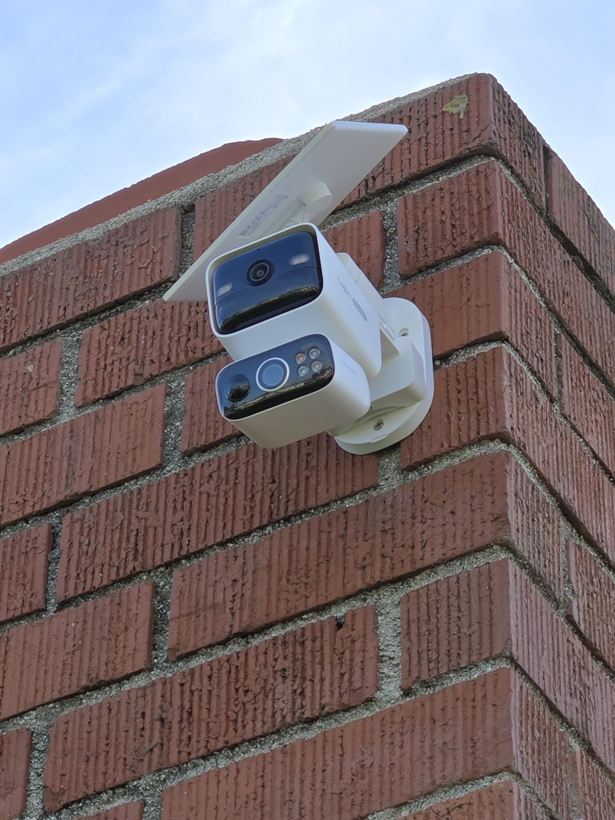 Tapo 2K Dual Lens Pan/Tilt Security Battery Camera w/Solar, C645D KIT | 165° Wide-Angle + 6mm Telephoto, Free Person/Vehicle Detection, 360° Pan, SD/Cloud Storage, Works w/Alexa & Google customer photo 2