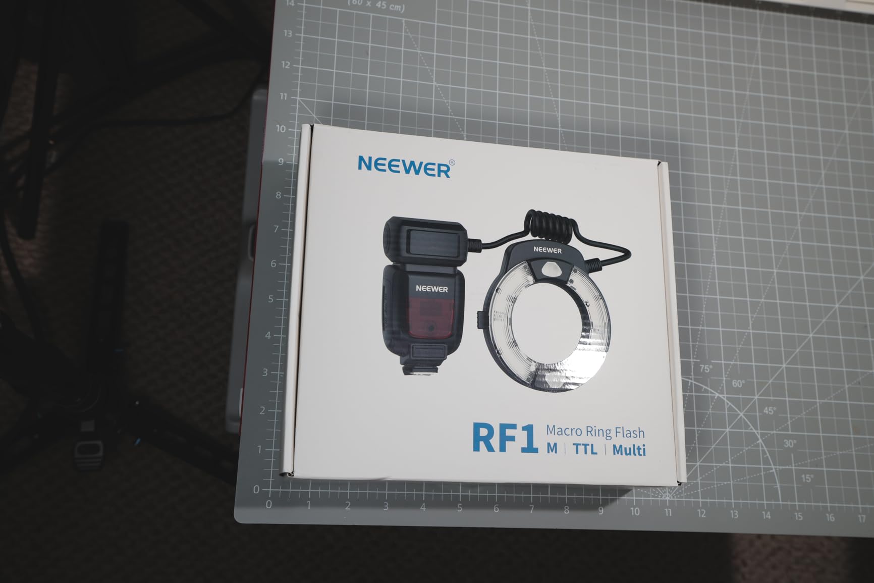 NEEWER 76Ws Marco Ring Flash Compatible with Canon Cameras, 1-1/128 Output, GN15 5600K TTL Flash Light with Front/Rear Curtain Sync, Color Gels, Lens Adapters for Macro Photography Lighting, RF1-C customer photo 2