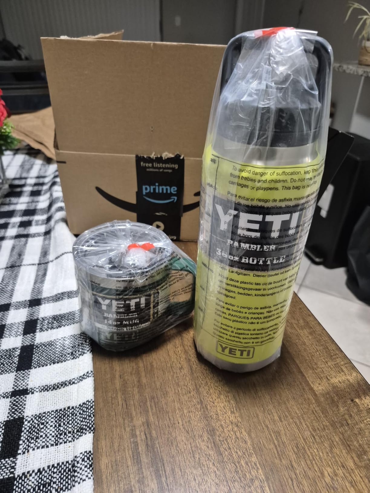 YETI Rambler 36 oz Bottle, Vacuum Insulated, Leakproof, Stainless Steel with Chug Cap customer photo 1