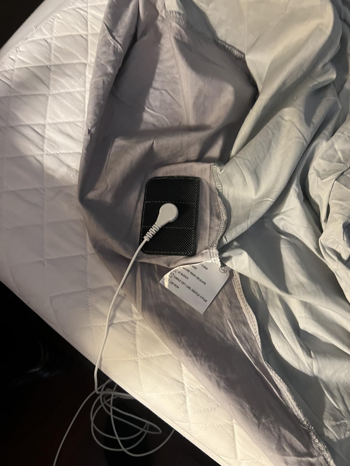 Grounding Sheets Queen, 90% Organic Cotton with 10% Silver Fitted | Conductive cotton/silver reduces static, improves sleep & Wellness. Safety resistor, 16.4ft cord, easy, durable. 80