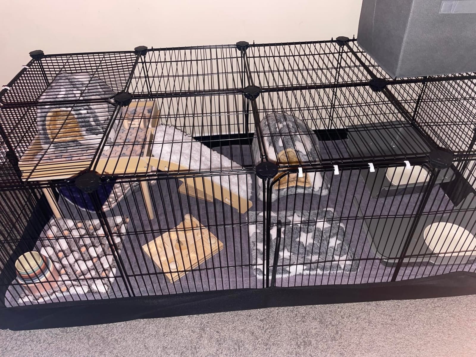 SONGMICS 2-Tier Guinea Pig Cage, Rabbit Cage, Small Animal Playpen with Waterproof Mat, Top and Side Door, 35 Panels, 36.6 x 24.8 x 24.2 Inches, Ink Black ULPI016BH01 customer photo 2