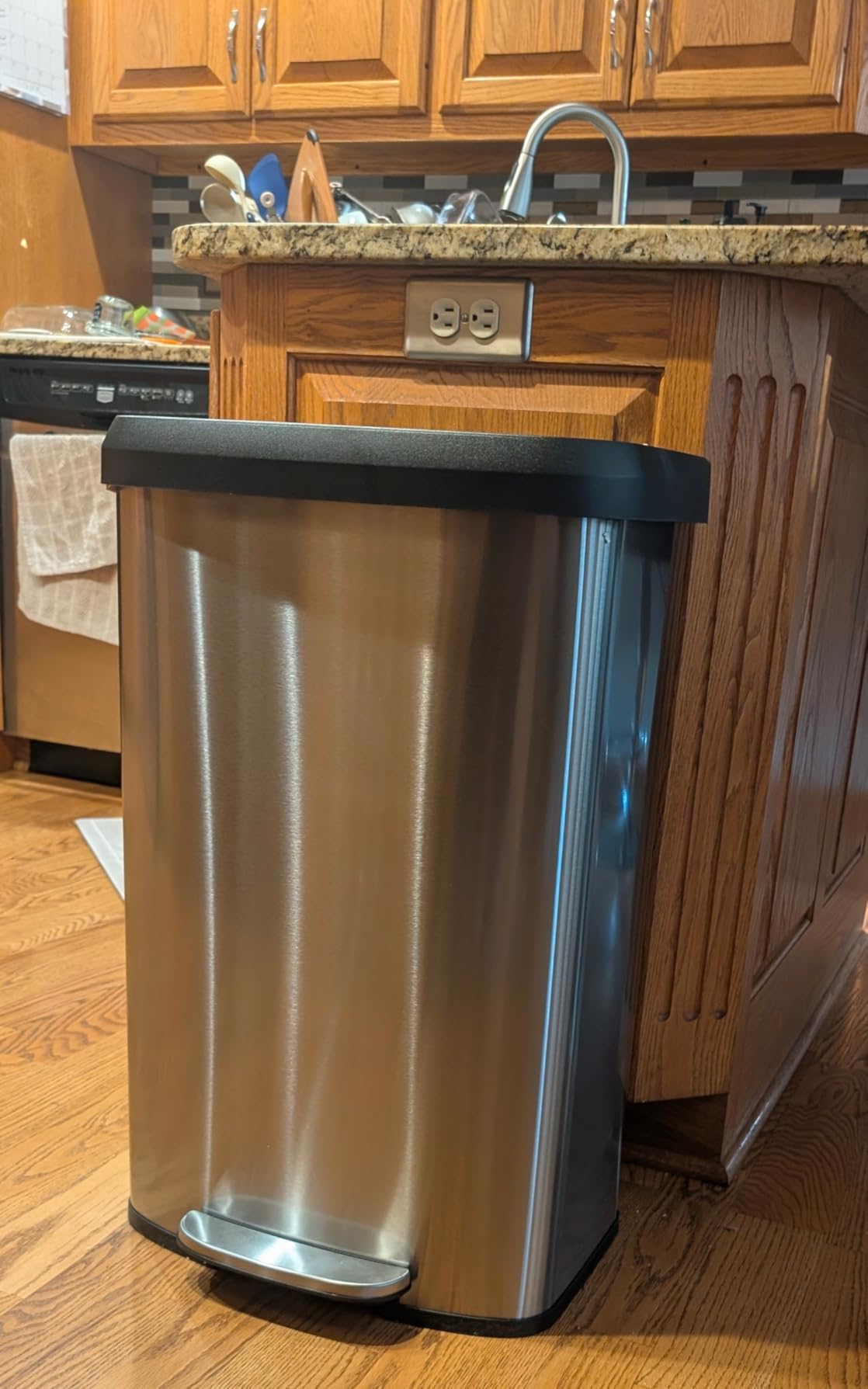 Garvee 16 gal / 60 L Stainless Steel Trash Can with Lid, Large Garbage Can for Kitchen, Rustproof Step-on Kitchen Metal Trash Bin with Liner Rim, Rear Handle, Soft Close Plastic Lid, Silver customer photo 1