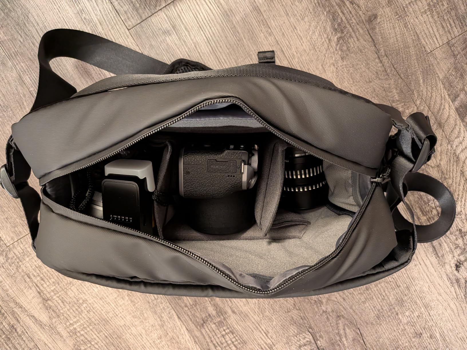 K&F CONCEPT Camera Sling Bag, Lightweight Crossbody Bag with Tripod Holder | Water-Resistant, Foldable Side Pocket, Quick Access, Street & City, Men & Women, for Canon/Sony/Nikon/DSLR/Mirrorless, BS19 customer photo 1