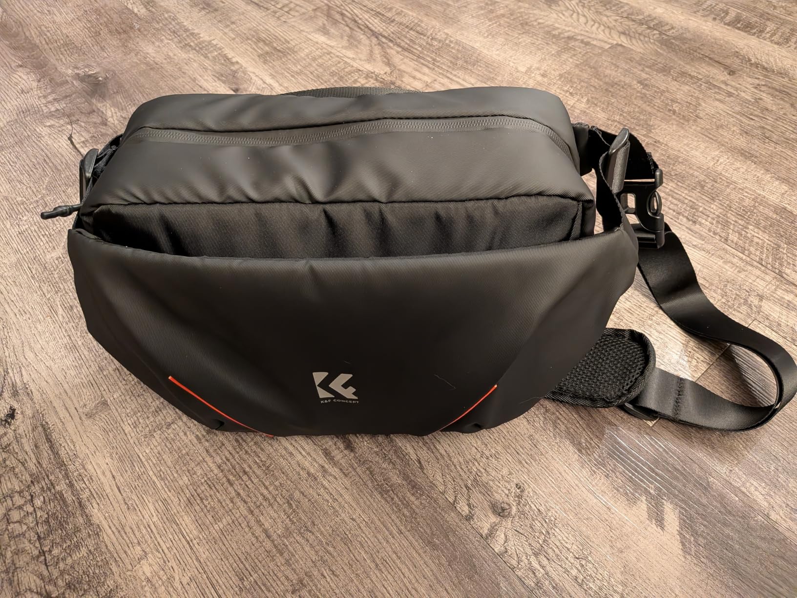 K&F CONCEPT Camera Sling Bag, Lightweight Crossbody Bag with Tripod Holder | Water-Resistant, Foldable Side Pocket, Quick Access, Street & City, Men & Women, for Canon/Sony/Nikon/DSLR/Mirrorless, BS19 customer photo 2