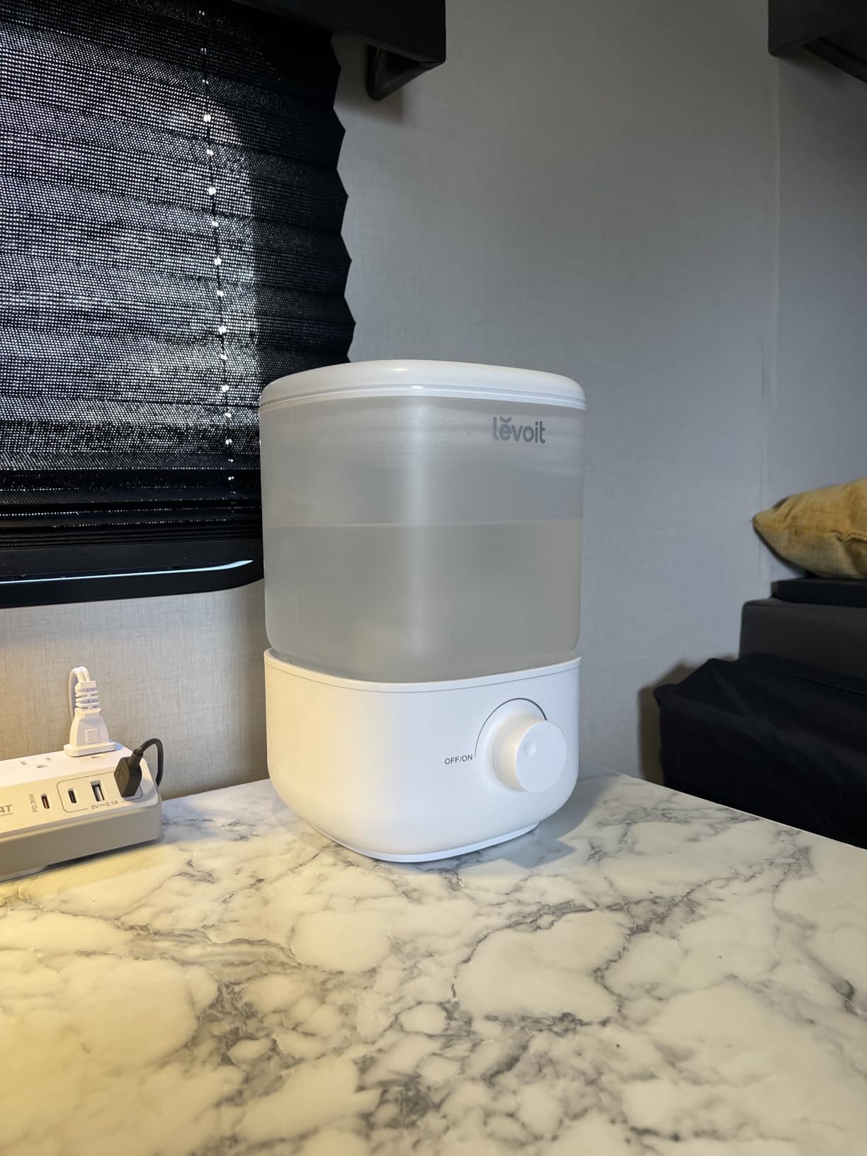 LEVOIT Humidifiers for Bedroom, 4.2L Top Fill for Large Room, 42H Runtime | 42H Runtime, Easy to Clean, 21dB Quiet Cool Mist for Baby, Plants, Night Light, Essential Oil Diffuser customer photo 1