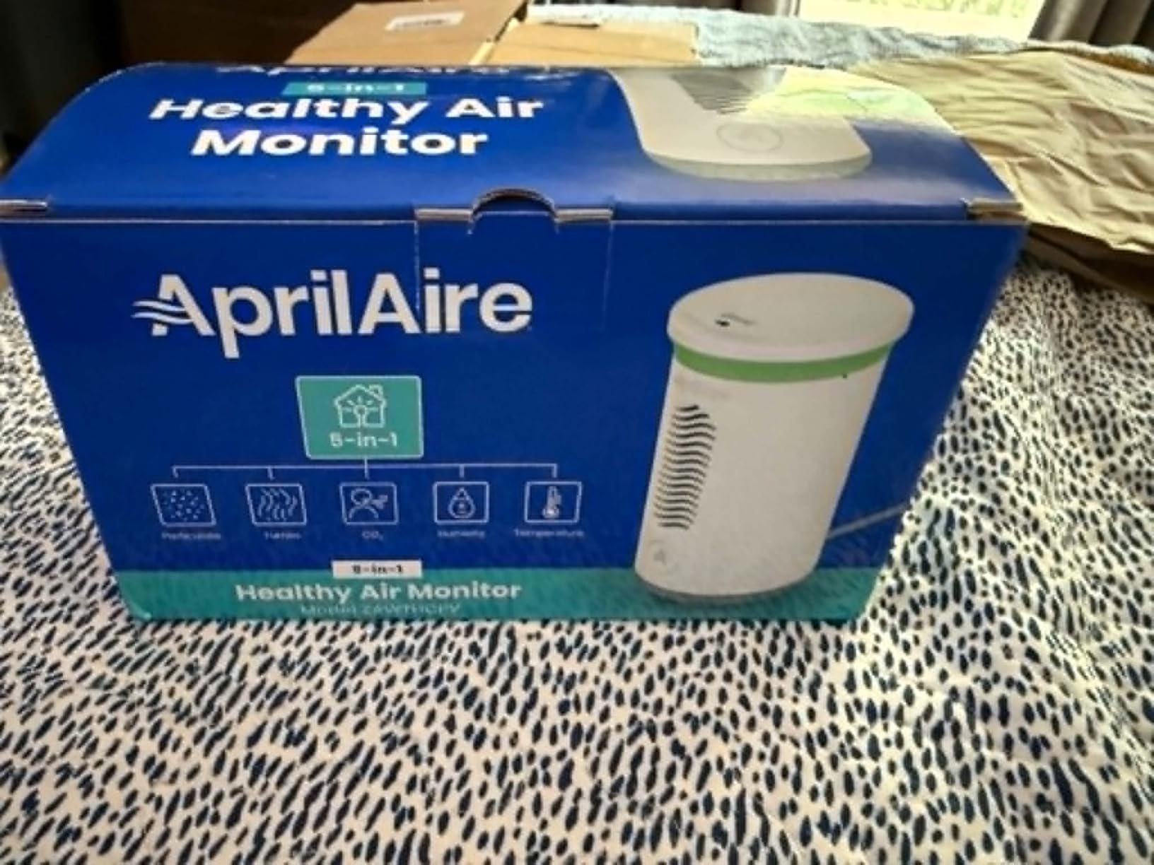 AprilAire ZAWTHCPV Smart Indoor 5-in-1 Wi-Fi Air Quality Monitor (CO2, VOC, PM 2.5, Particulate Matter, Humidity and Temperature), App Controlled IAQ Monitor for Home Air Quality Sensor customer photo 2