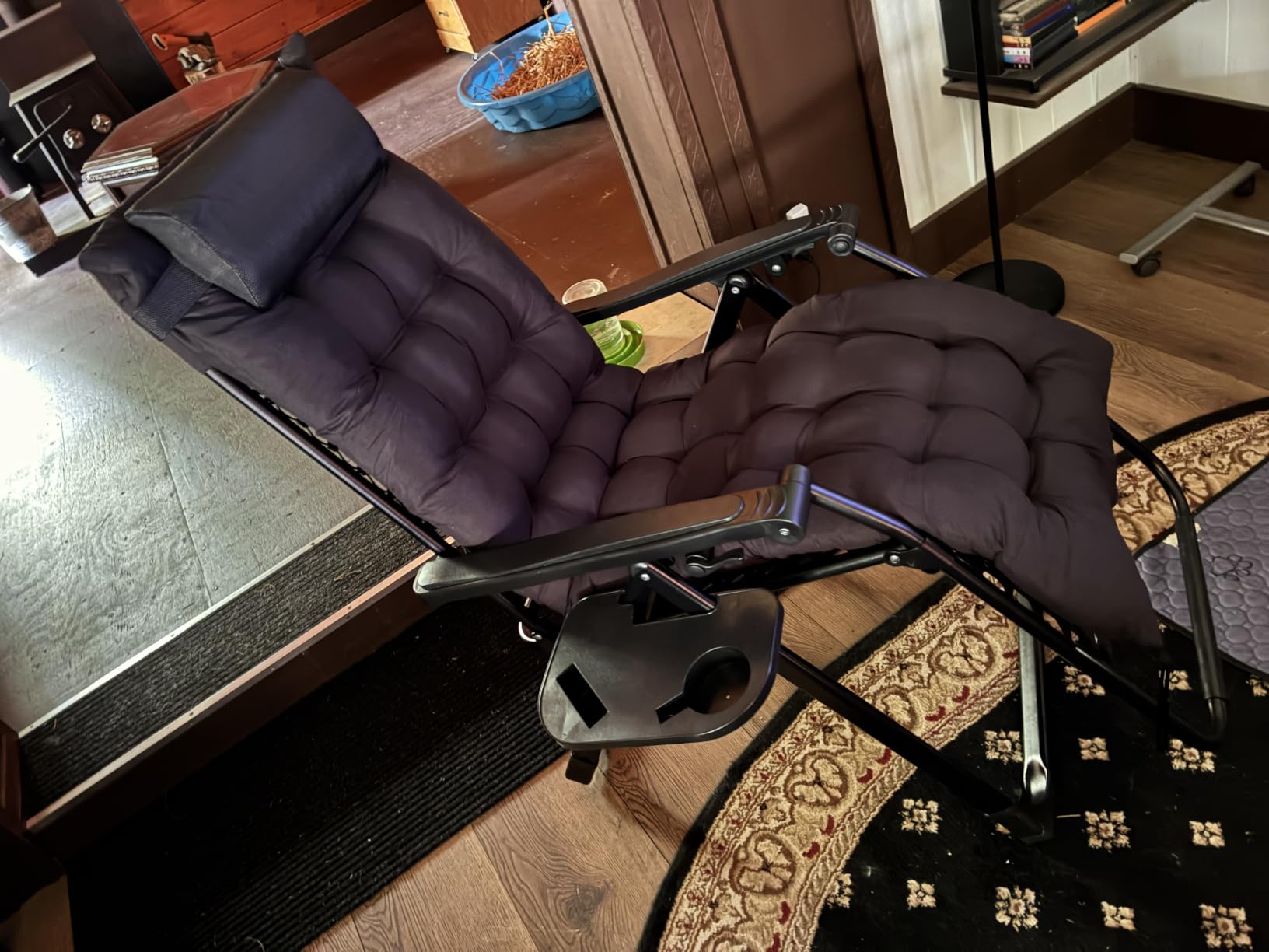 NEWBULIG Zero Gravity Chair, Folding Patio Recliner with Removable Cushion & Cup Holder Trays, Portable Lounge Chair for Beach & Camping, Classic Black customer photo 1