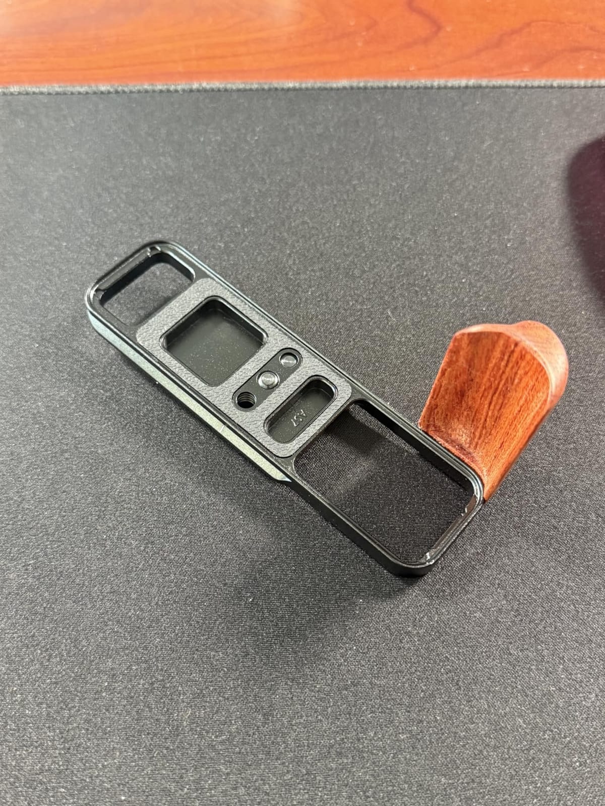 SMALLRIG X-E5 Rosewood Handle L-Shaped Grip Holder for FUJIFILM X-E5, Retro-Style Side Handle with Shutter Button & Hot Shoe Cover, Quick Release Plate for Arca Tripods-5984 customer photo 2