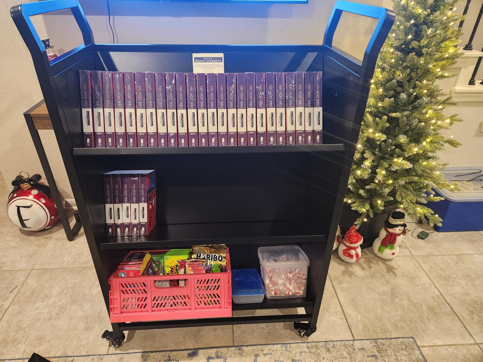 GarveeHome Book Cart, V-Shaped Metal Rolling Cart with 4 Lockable Wheels & Side Hooks, 3-Tier Storage Bookshelf for Home Library School Office Study(32 in x14 in x49 in), Black customer photo 1