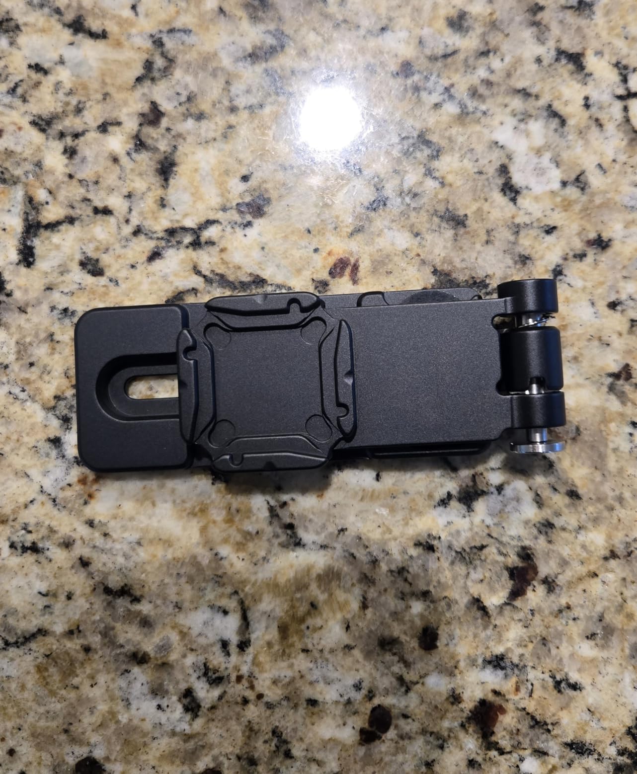 ULANZI UKA11 Foldable L Bracket for Camera - 4-Angle Vertical Horizontal | Switch Quick Release Tripod Plate Compatible with Sony A7 Canon R5 Nikon Z Fujifilm customer photo 1