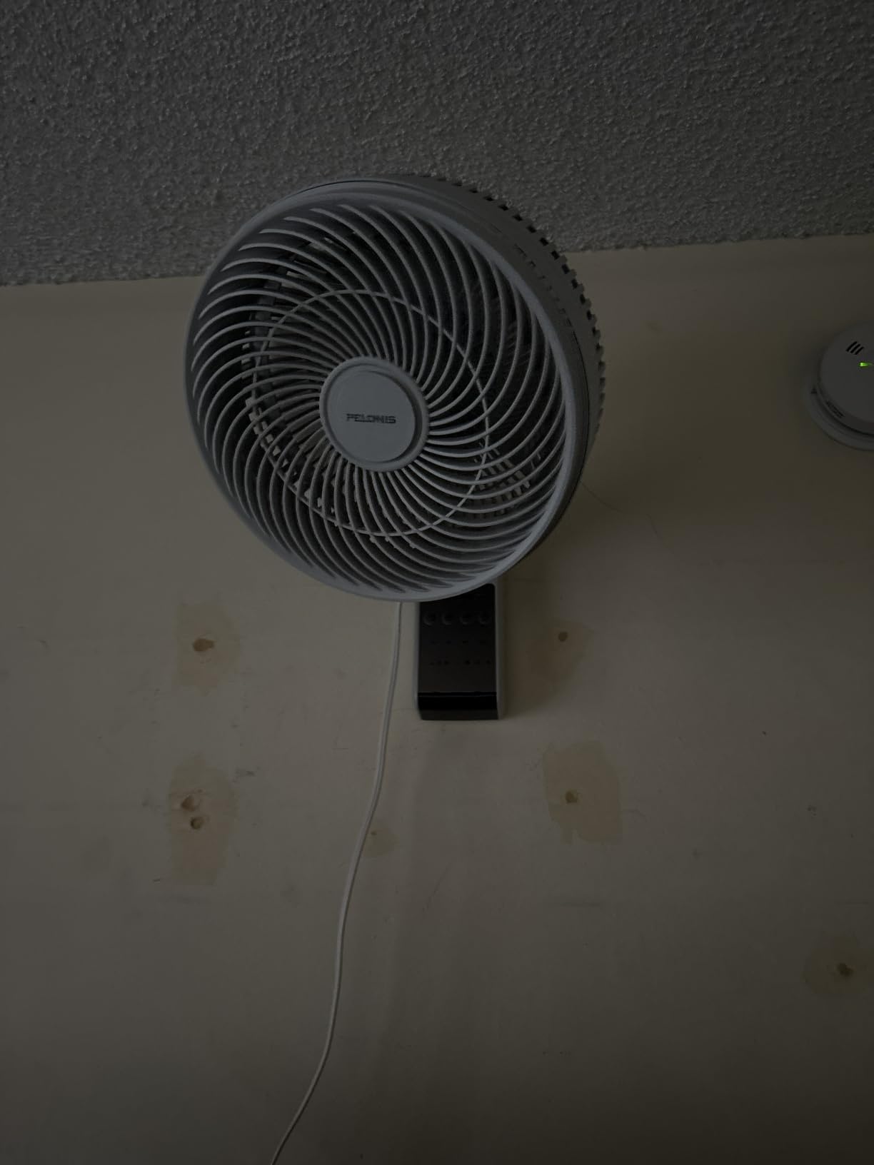 PELONIS 12 inch Indoor Oscillating Wall Mount Fan with Remote, Grey customer photo 1