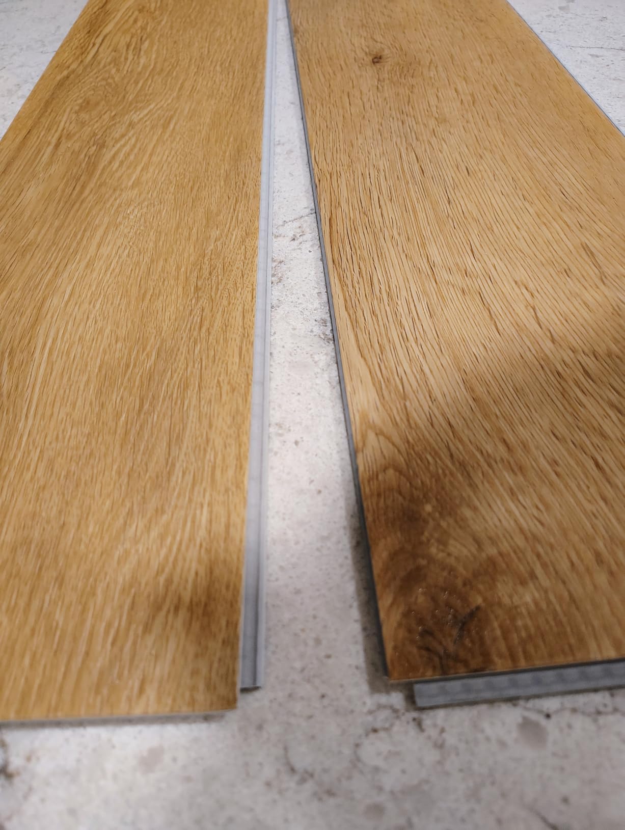 12 Pack Click-Lock SPC Vinyl Planks, 203.28 Sq. Ft Water-Resistant Herringbone Flooring for Home Interiors, King Oak customer photo 1