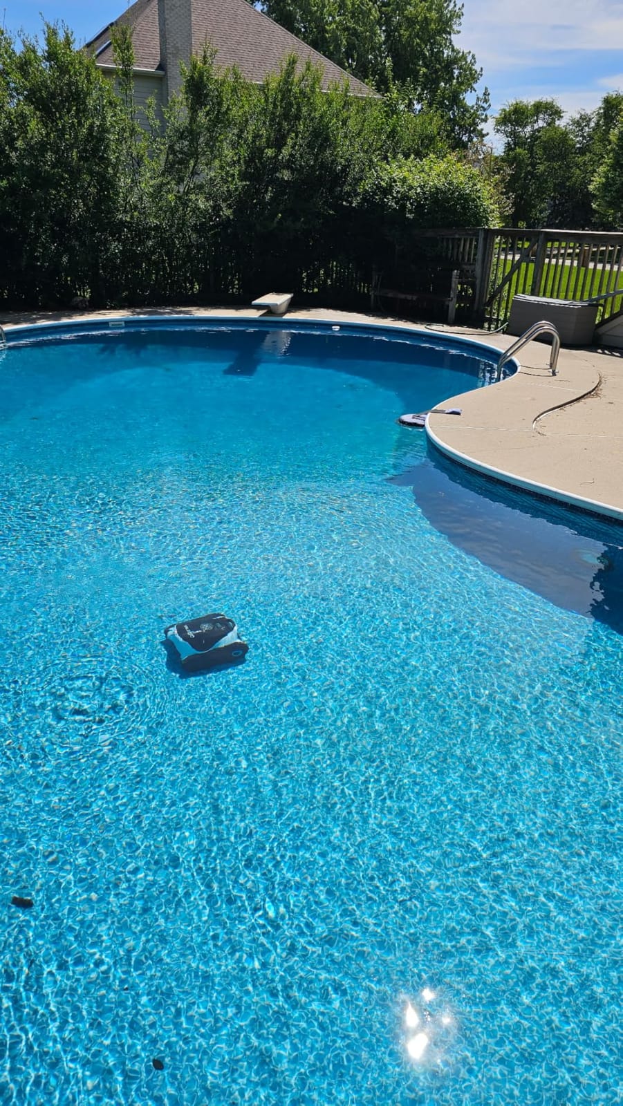[2026 NEW] C1 Robotic Pool Cleaner with 180Mins, Iron Gray | Wall Climbing & Waterline Cleaning, Long Runtime, Dual Layers, Automatic Pool Vacuum with APP, Multi Cleaning Modes and Paths customer photo 1