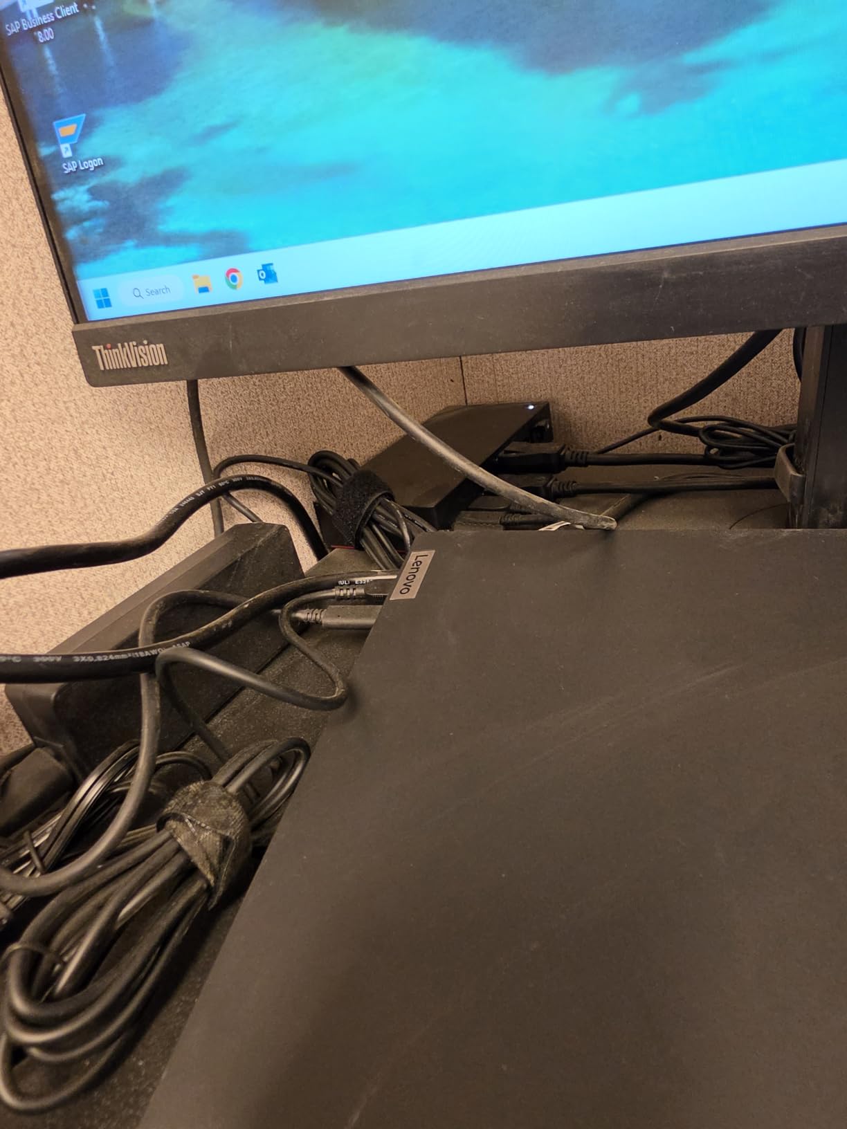 Heravo USB 3.0 HDMI KVM Switch 2 Monitors 2 Computers, 4K@60Hz Dual Monitor | Share Keyboard, Mouse, Hard Drives and Printers via 4-Port USB 3.0 Hub, with EDID, 2 USB Cables, and Controller - S7232H2 customer photo 2
