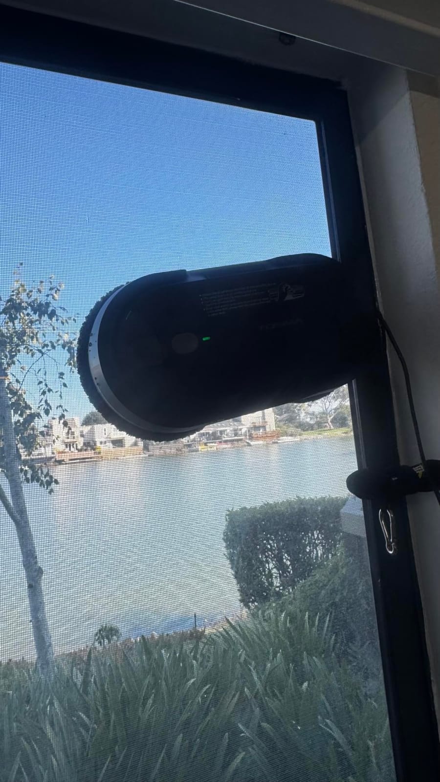Tosima X1 Window Cleaning Robot - Dual-Nozzle Ultrasonic Water Atomization, 85 ml Visible Water Tank, Automatic Window Cleaner for Large & Small Windows customer photo 1