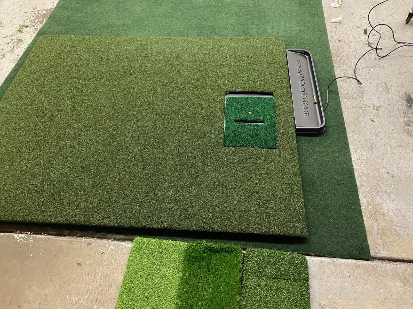 Dura-Pro Premium Turf Indoor/Outdoor Golf Mat. Bonus Tray + 3 Tees customer photo 2