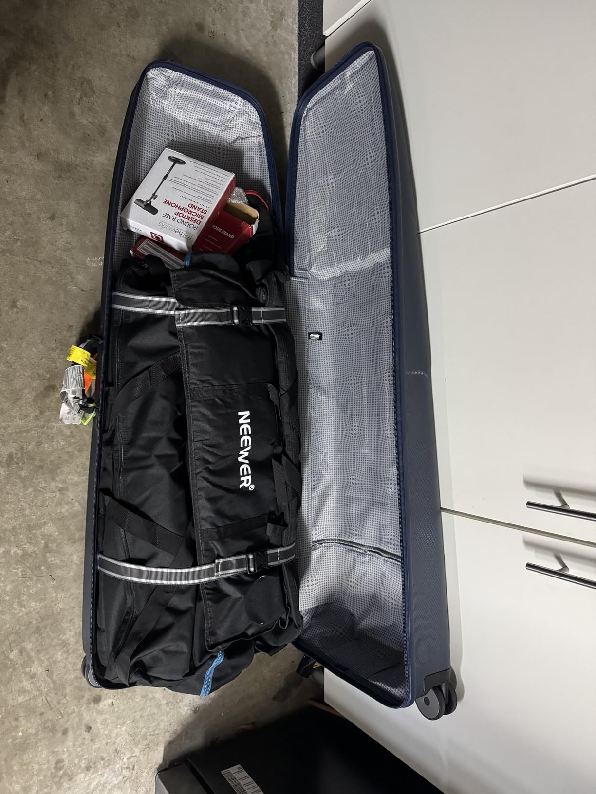 Samsonite Tour Deluxe Golf Hard Case Travel Bag customer photo 1