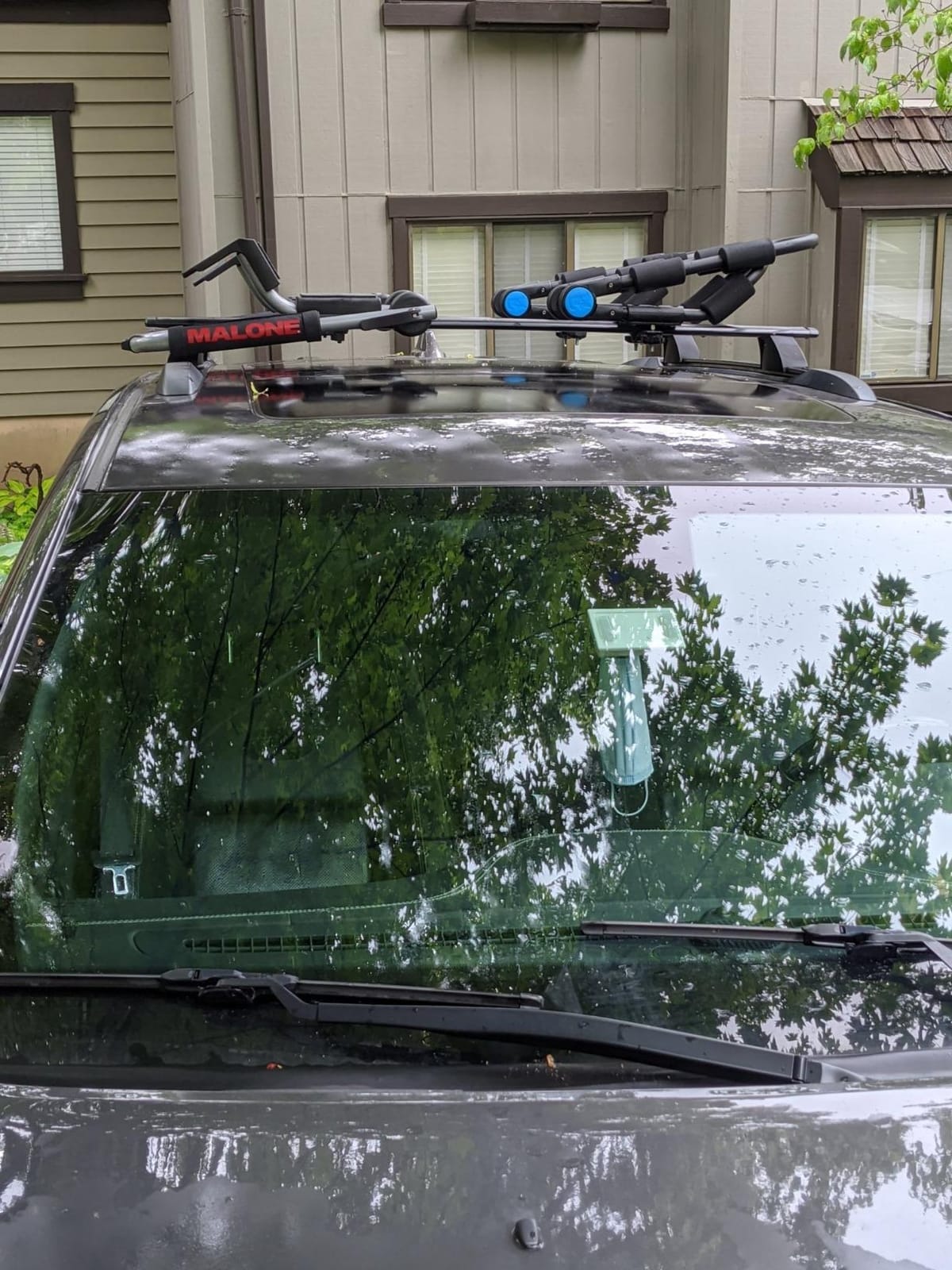 Malone Downloader Folding J-Style Universal Car Rack Kayak Carrier with Bow and Stern Lines customer photo 1
