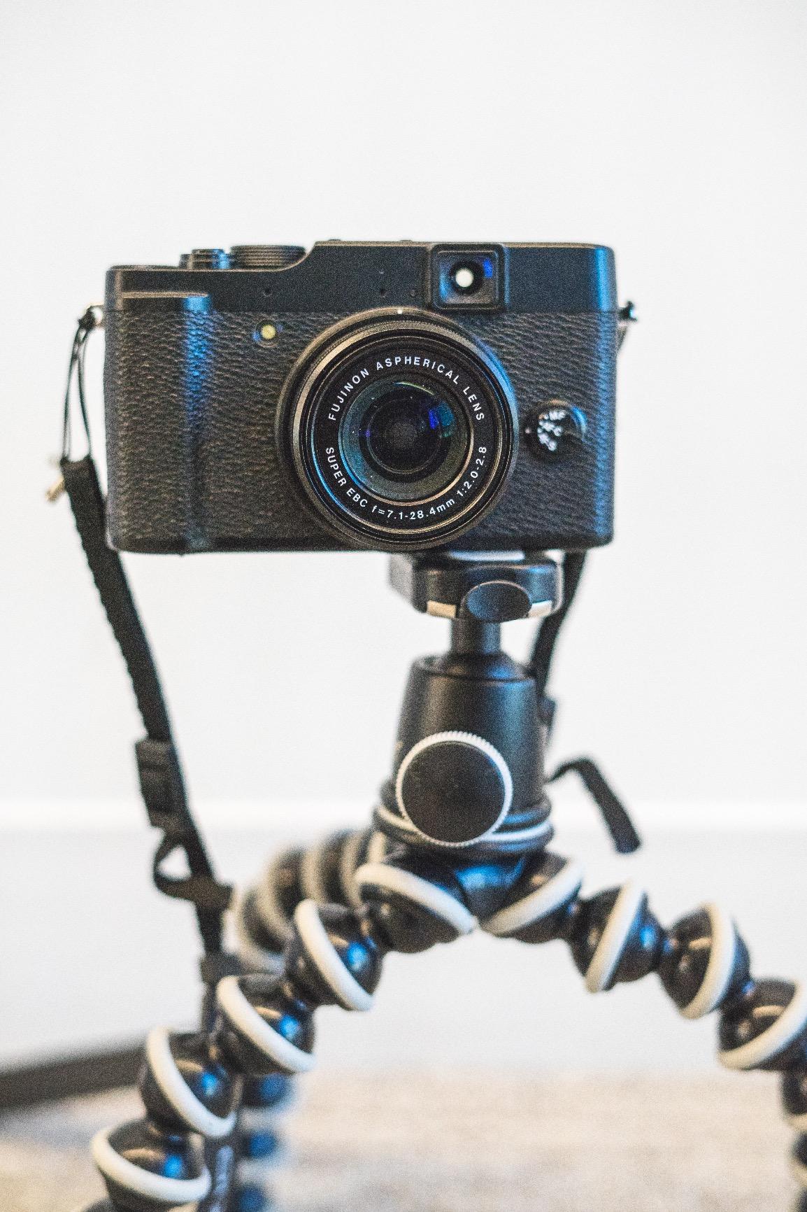 Fujifilm X10 12 MP EXR CMOS Digital Camera with f2.0-f2.8 4x Optical Zoom Lens and 2.8-Inch LCD customer photo 1