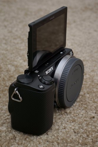 Sony NEX-5RK/B 16.1 MP Mirrorless Digital Camera with 18-55mm Lenses (Black) customer photo 1