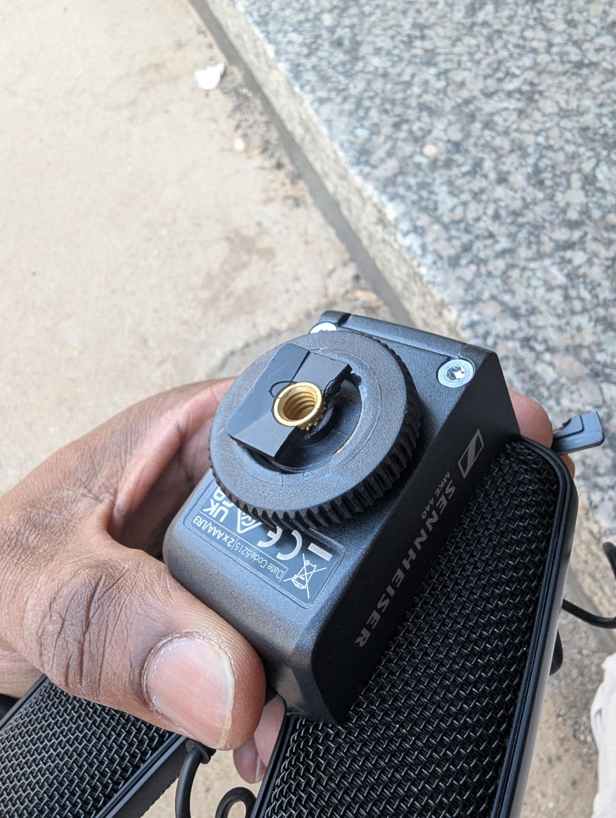 Sennheiser Professional MKE 440 Compact Stereo Shotgun Microphone with 3.5mm Connector for Cameras, 506258, Black customer photo 2