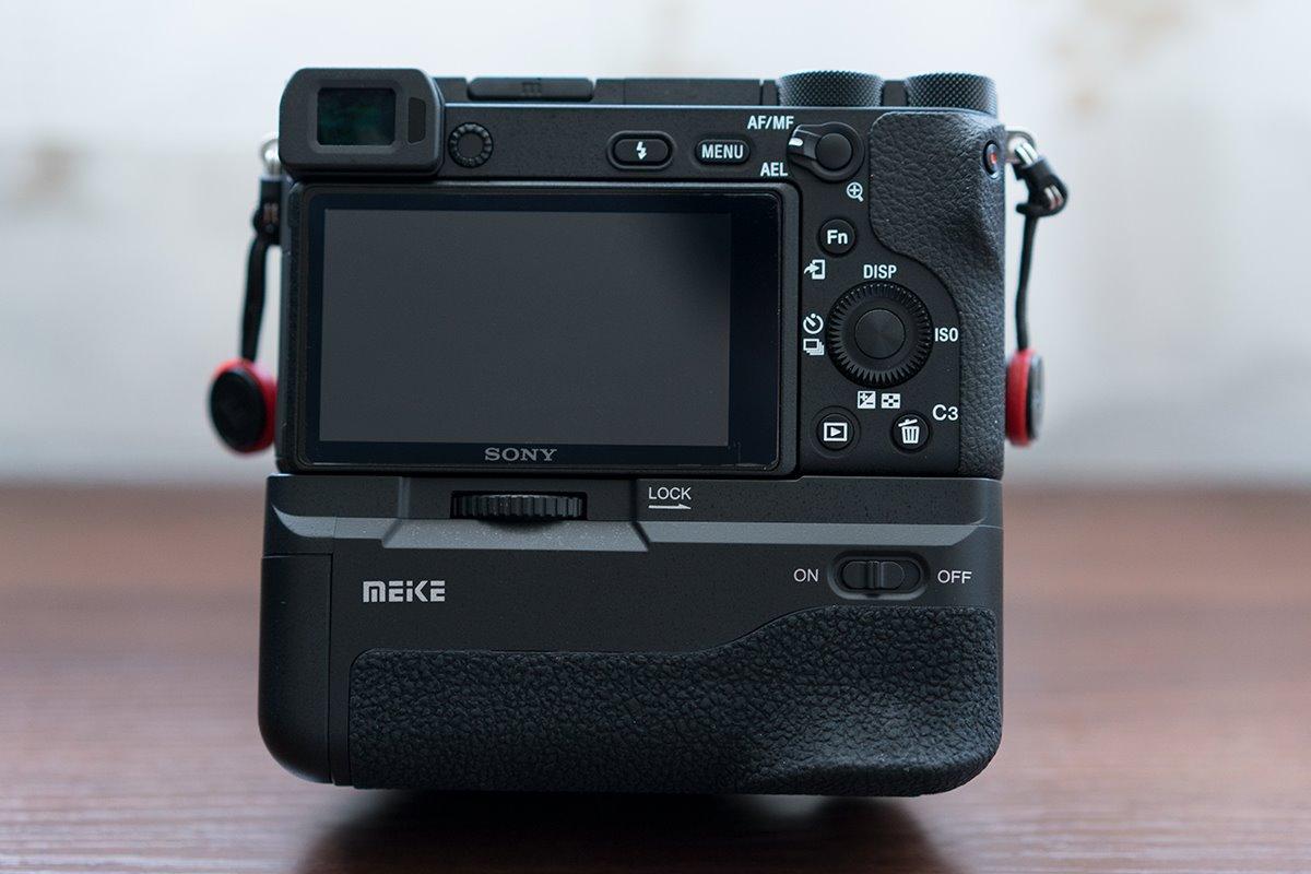 Meike MK-A6500 Pro Battery Grip with Remote Control for Sony A6500 Camera customer photo 1