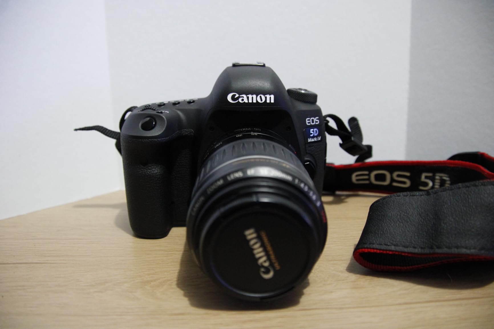 Canon EOS 5D Mark IV Full Frame Digital SLR Camera Body (Renewed) customer photo 2