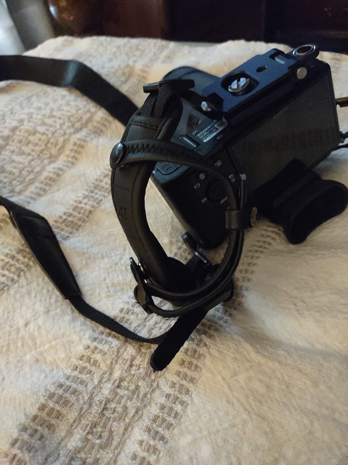 JJC Deluxe Mirrorless Camera Hand Grip Strap for Sony A7V A7IV A6700 A6400 customer photo 2