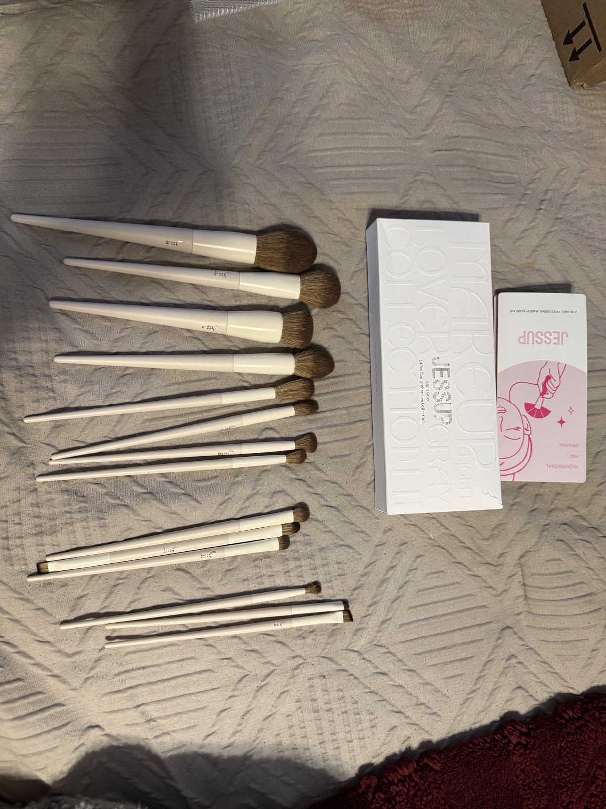 Jessup Makeup Brushes 14Pcs Makeup Brush Set Premium Synthetic Powder Foundation Contour Blush Concealer Eye Shadow Blending Liner Make Up Brush Kit Light Grey T329 customer photo 1